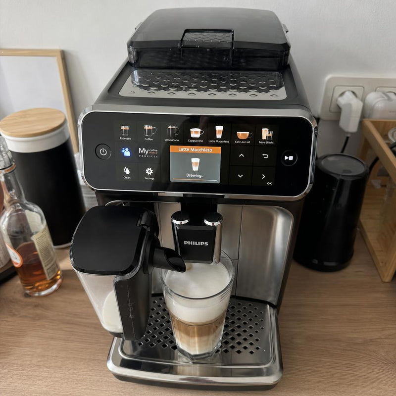 PHILIPS Kaffeevollautomat LatteGo 5400 Serie - Generalüberholt - Qualität A+ – foto della recensione 7